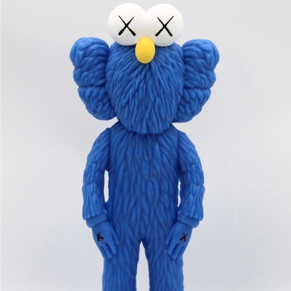 Handsome/handpoured KAWS Candles - Picture 5 of 9